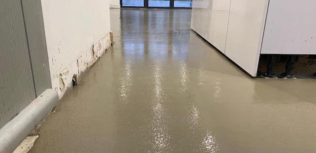 Screeding finished floor